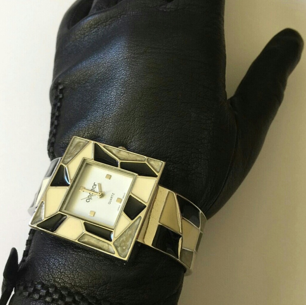 cuff watch - Picture 4 of 4